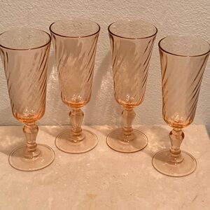 4 Vintage Luminarc Rosaline Champagne Flutes. Circa 1960s France 6oz.
